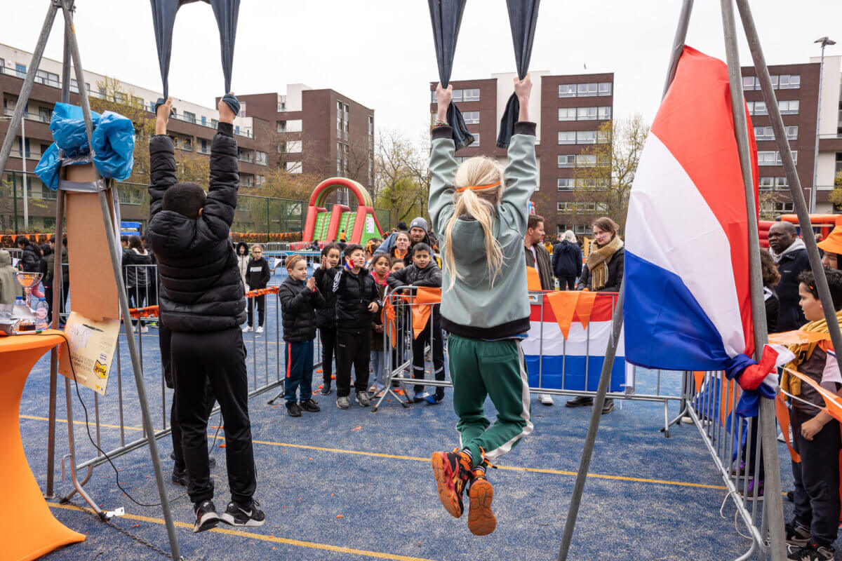 Fotograaf: Sanne Couprie. Kinderen tijdens de Koningsspelen.